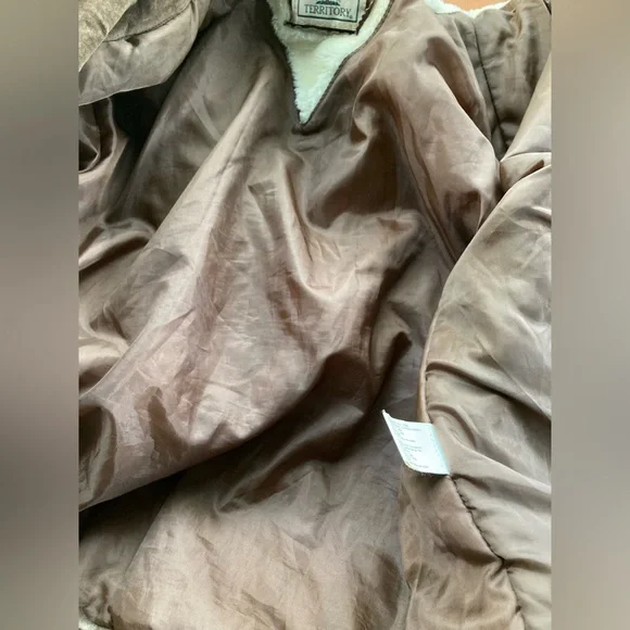 Northwest Territory leather jacket, fur trim - Picture 9 of 14